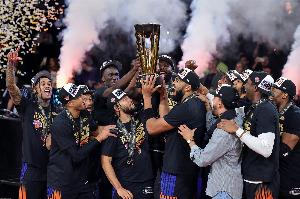 ESPN解说员在尼克斯夺冠时刻引用骑士夺冠时所用台词:结束了!