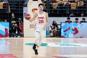 朱俊龙两投全失,未得分,仅获7篮板2助攻