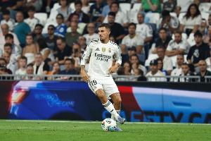 记者:皇马若要引入新中场球员,需有球员离队