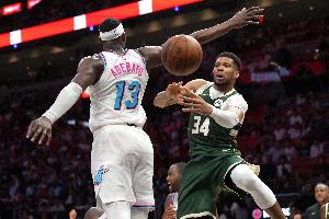 史密斯：字母哥仍属NBA前五球星，与阿德巴约搭档防守将成统治力
