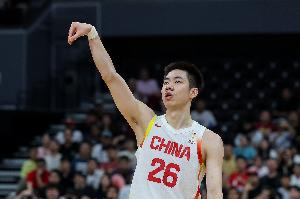 外线表现卓越!朱俊龙上半场三分球3投3中,贡献9分,无得分来自两分和罚球