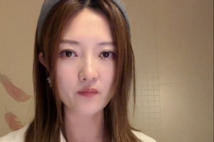 女生投篮时球馆设障致脚踝韧带撕裂引争议