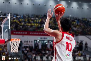 杨健:王俊杰全面超越渡边雄太 日本队四号位无法匹敌,只能启用双塔