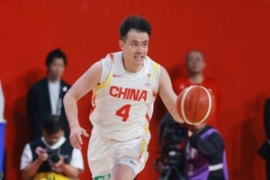 赵继伟谈霍金森：已尽力防守，但仍无法阻止