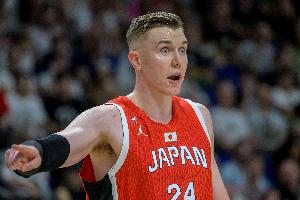 仅失一球！霍金森上半场8投7中&三分4中3砍下17分2篮板1盖帽