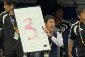 小川航基论森保一战术板：唯边线球员能目睹时间，以此传递讯息